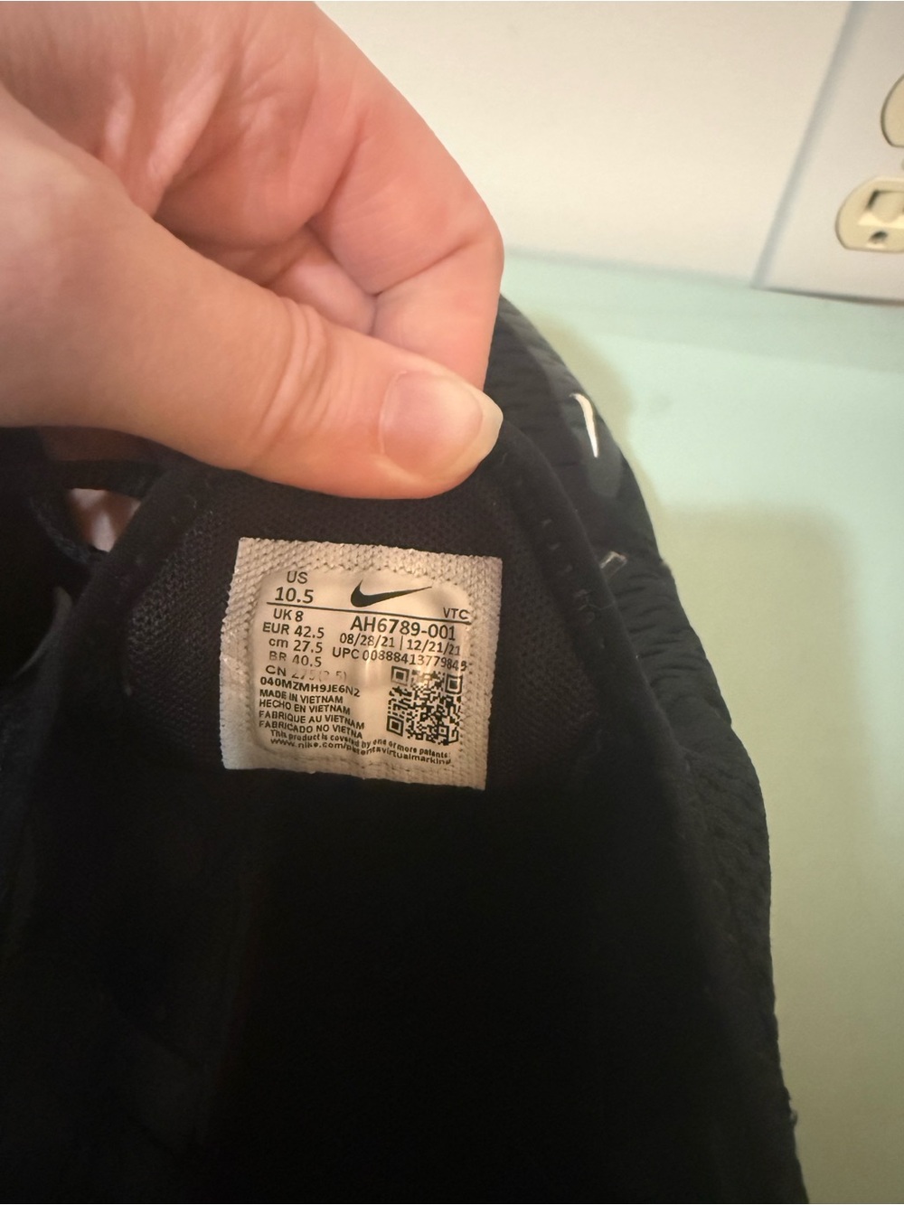 Nike Kids Black and White Air Max 270 Sneakers - Picture 9 of 9